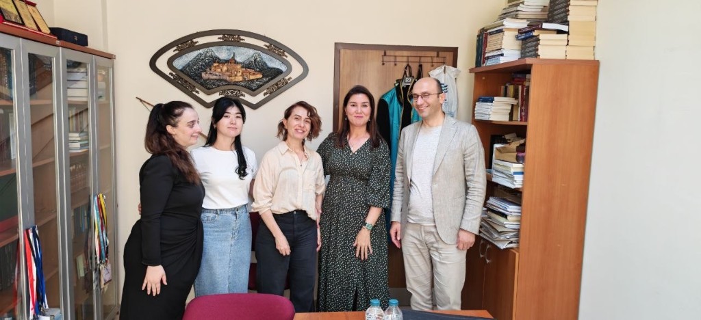 Universitet rahbariyati bilan ishchi uchrashuv